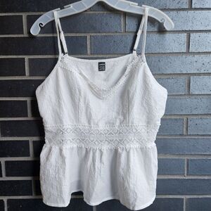 💥$5 ADD ON - SHEIN Solid White Textured Cut Out Lace Flowy Boho Tank Top Size L